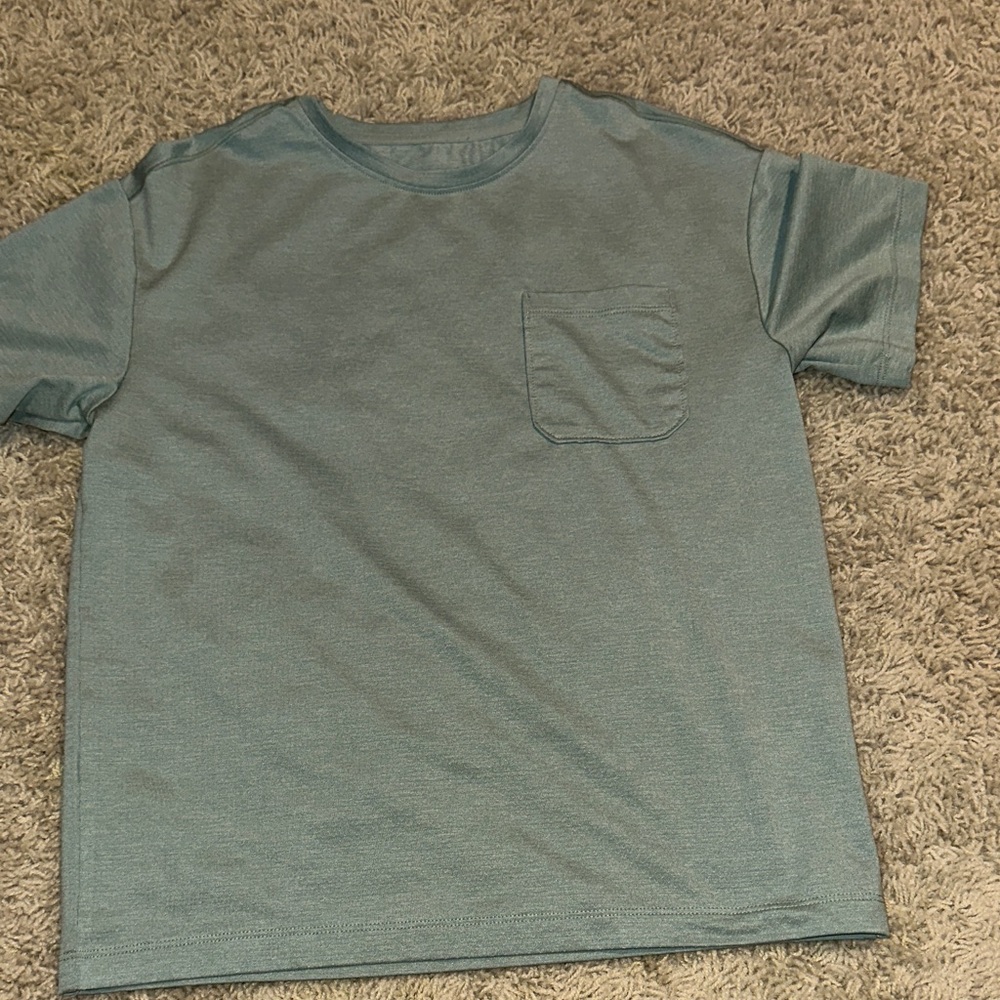All in Motion Boys Tshirt - size medium (8)